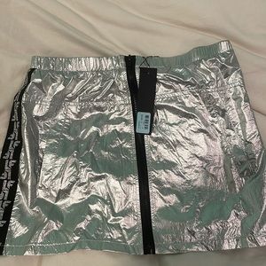 Lf skirt unworn tags still on size small